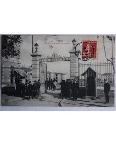 CPA Hyères Entrée de la Caserne Vassoigne