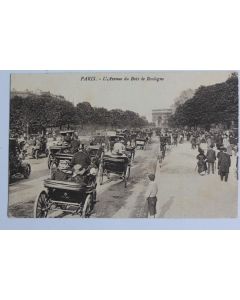 CPA Paris L'Avenue du Bois de Boulogne Retour des Courses Attelages
