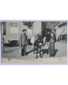 CPA Puy-de-Dôme La Bourboule Un laitier Âne