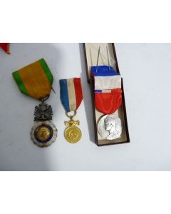 Décorations militaires et civiles