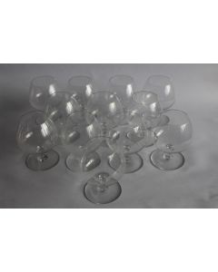 Douze Verres a cognac en cristal de BACCARAT 