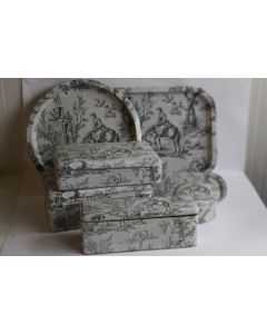 Ensemble de boîtes et plateaux en tôle litographiée 