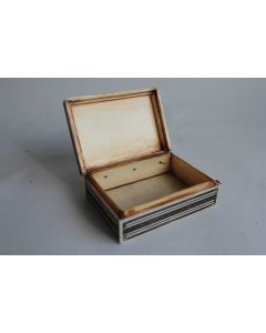 Petite boite ivoire gravé XVIIIe siècle