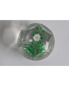 BACCARAT Boule presse-papier cristal sulfure Clématite