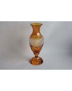 Vase cristal de Bohème taillé ambre