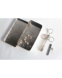 Ancienne seringue Naltera BMA médicale chirurgie