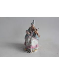Figurine porcelaine Femme jouant du violon