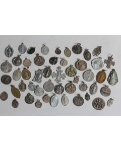 Lot 50 Médailles religieuses