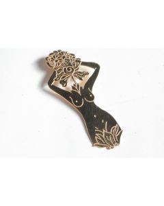 Pendentif Femme Fleurs Maude Catherine Cook Genève 1975