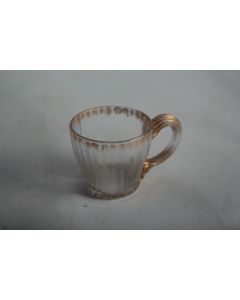 Ancien verre à liqueur à anse verre soufflé émaillé or