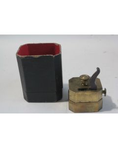 Ancien scarificateur médical automatique 