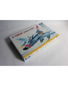 Maquette Avion kit Italeri n°098 F-100D Super Sabre