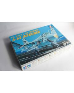Maquette Avion kit Italeri n°041 U.S Navy A-6E Intruder