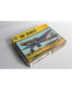Maquette Avion kit Mikro 72 IL-2m3