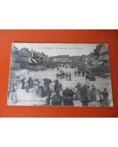 CPA 24 Bergerac - Place Gambetta Marché