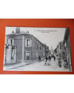 CPA 60 Saint-Just-en-Chaussée - La Rue Carnot