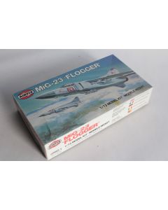 Maquette Avion kit Airfix n°03036-8 Mig-23 Flogger