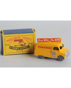 LESNEY Véhicule miniature N°42 Bedford Evening News Van