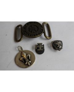 Trois anciennes insignes Scout + médaille Fleur de Lys