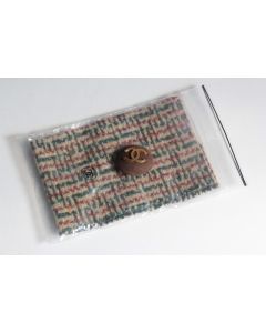 CHANEL Bouton daim marron et métal doré vintage
