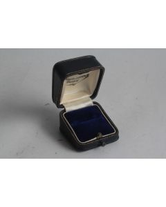 Écrin pour bague cuir doré au fer XIXe siècle Rigacci Genève