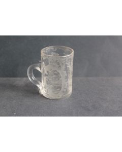 Ancien verre à liqueur cristal Bohême gravé émaillé