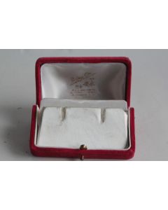 Ancien écrin pour bijoux velours rouge Wing On