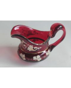 Pichet miniature cristal rouge émaillé XIXe siècle
