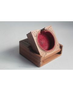Boite Porte montre de gousset bois sculpté Berne Art populaire