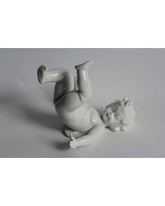 CAPODIMONTE Sujet en porcelaine Enfant Putti