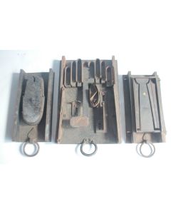 Anciens Emportes pièces de gantier Main de fer