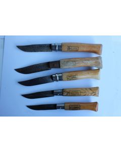 Cinq anciens couteaux OPINEL 6 - 7 - 8 - 9 - 9