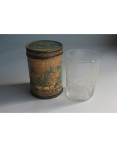 Boîte tôle lithographiée et verre souvenir de Lourde