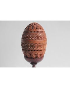 Étui porte-chapelet œuf corozo sculpté XIXe siècle
