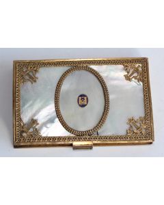 Boite minaudière pomponne nacre style Louis XVI