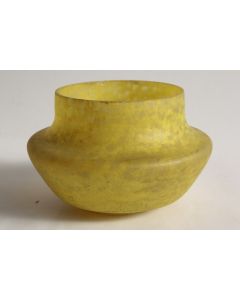 Vase verre marmoréen jaune Delatte Nancy