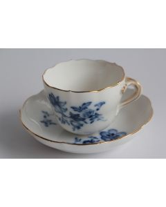 MEISSEN Tasse à café porcelaine Fleur bleue XIXe siècle