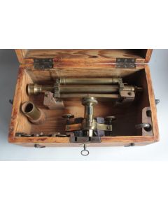 Ancien théodolite d'arpenteur niveau lunette Kern & Cie Aarau Suisse