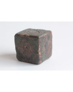 Ancien Poids monétaire Dé Cube bronze