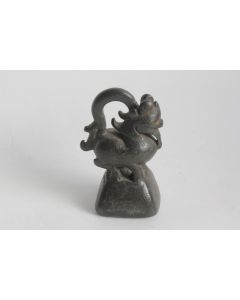 Ancien poids à opium 20 tikal Chinthe bronze Birmanie