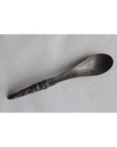 Cuillère à sel étain Totem Boma Canada Art Inuit