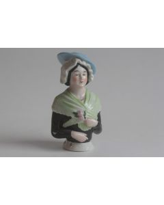 Demi figurine porcelaine Femme Paysanne