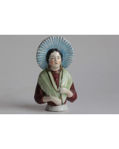 Demi figurine porcelaine Femme Dieppoise
