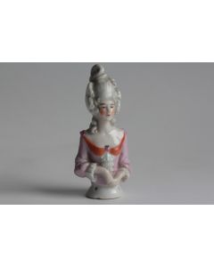Demi figurine porcelaine Marquise