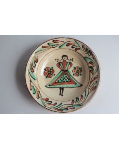 Assiette folklorique roumaine terre cuite vernissée Femme