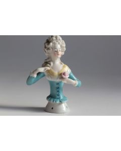 Demi figurine porcelaine Femme Marquise