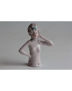 Demi figurine porcelaine Marquise nue