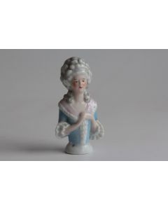Demi figurine porcelaine Femme Marquise