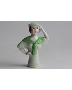 Demi figurine porcelaine Femme Garçonne