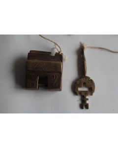 Ancien cadenas Indien Tricky avec clef